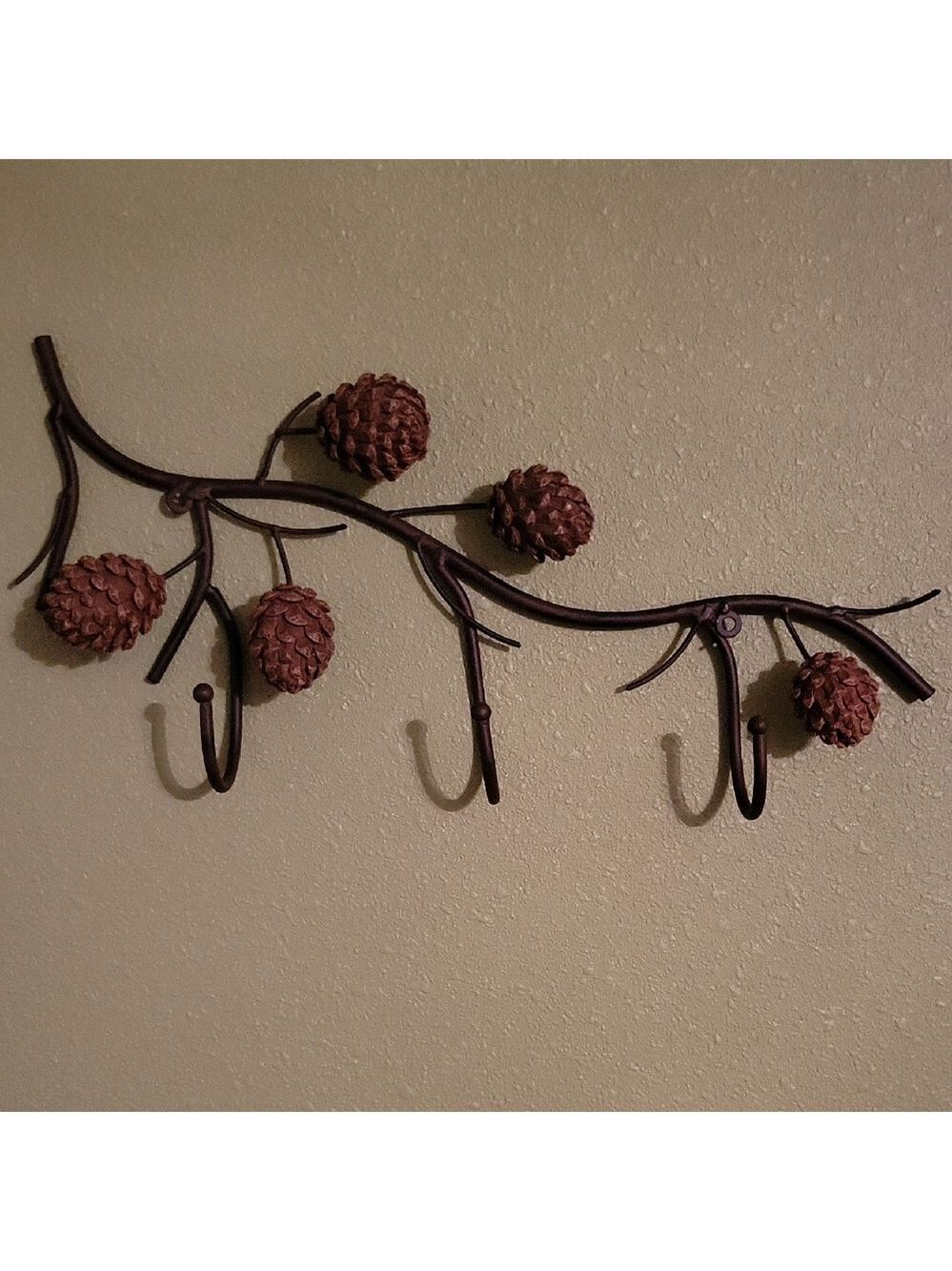 Pine Comb Themed Metal Wall (3) Hook